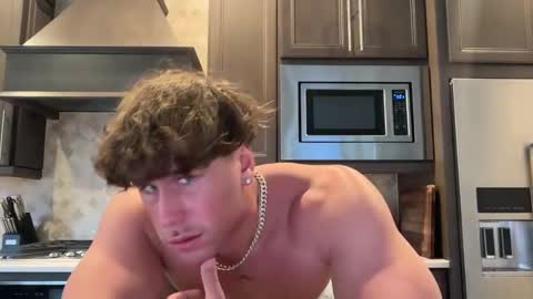 hungkingg22 online show from February 15, 2026, 4:58 pm