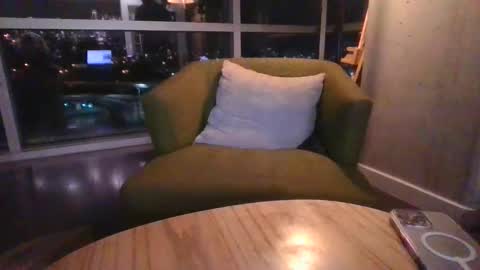 hungttt online show from January 19, 2026, 2:48 am