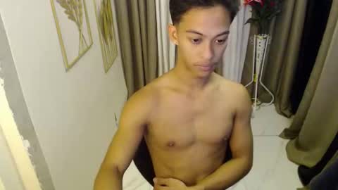 hunk_edward online show from April 26, 2026, 12:19 am