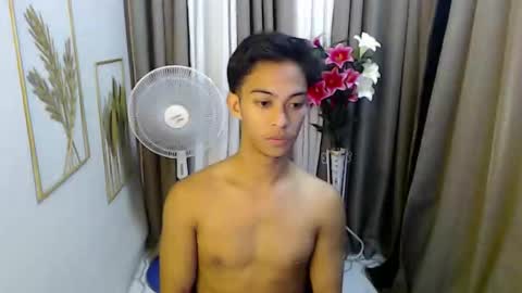 hunk_edward online show from May 4, 2026, 1:34 am
