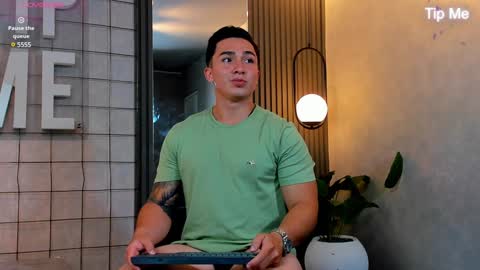 hunk_ryan online show from January 20, 2025, 1:18 am