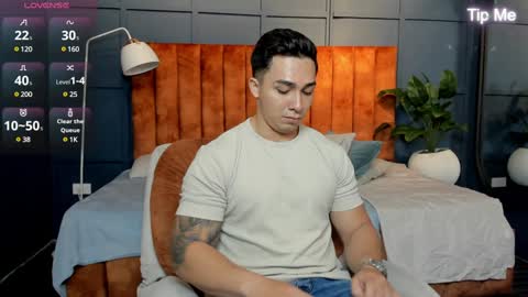 hunk_ryan online show from February 1, 2025, 1:09 pm