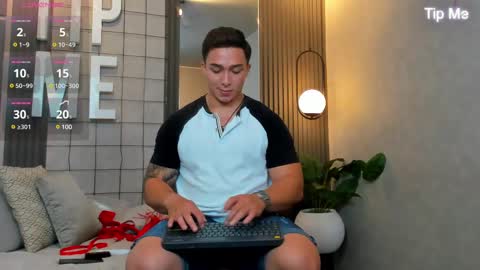 hunk_ryan online show from February 16, 2025, 6:32 pm