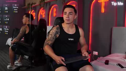 hunk_ryan online show from December 18, 2025, 2:01 pm