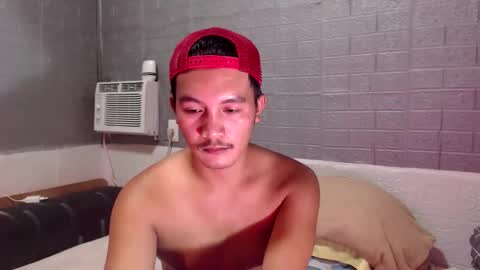 hunkylloyd online show from April 9, 2026, 3:39 am