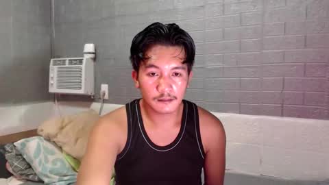 hunkylloyd online show from April 17, 2026, 2:42 pm