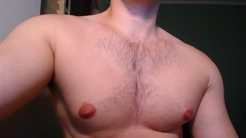 Snapshot of hunkyneighbor chatting on December 29, 2024, 5:10 am leo online show from December 29, 2024, 5:10 am