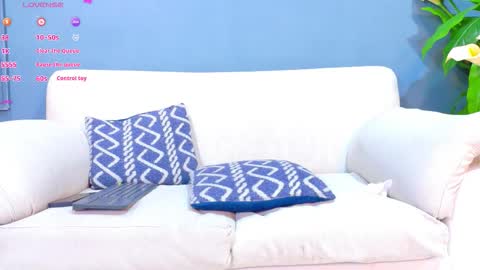 Hunter  online show from October 14, 2025, 7:47 pm