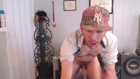 Snapshot of hunterxx420 chatting on February 7, 2025, 5:18 pm Hunter XX 420 online show from February 7, 2025, 5:18 pm