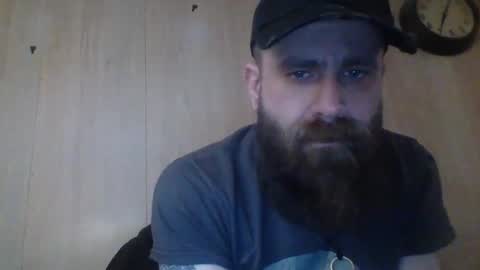 huskygengar22 online show from April 9, 2026, 8:42 am