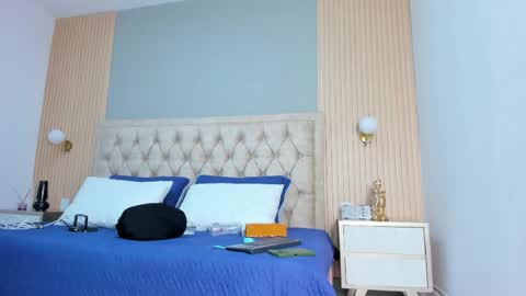 hxxyro online show from April 11, 2026, 1:04 pm