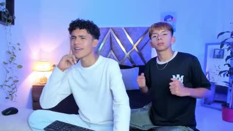 Son Hyunjin online show from November 24, 2025, 7:02 pm