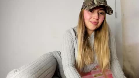 Hyun Joo online show from September 17, 2025, 5:14 pm