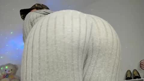 Hyun Joo online show from February 27, 2026, 7:36 pm