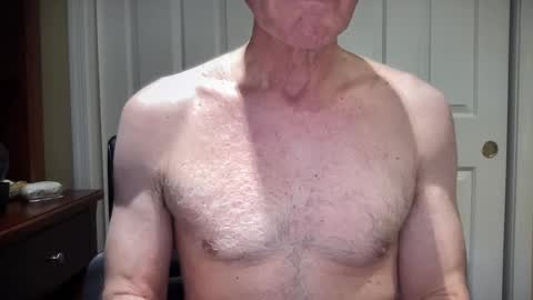 Snapshot of i8bgcq chatting on December 4, 2024, 5:22 pm The Talented Mr. DILFy online show from December 4, 2024, 5:22 pm