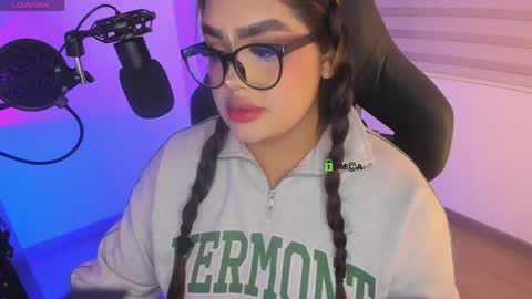 Ari online show from April 21, 2026, 1:42 am