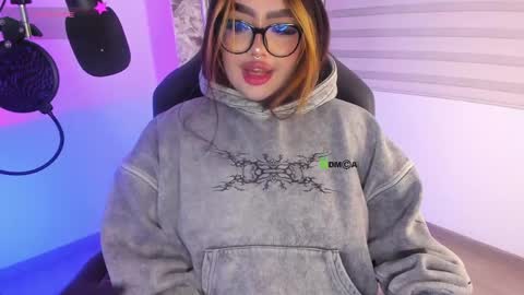 Ari online show from April 27, 2026, 12:52 am