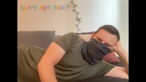 i o ro online show from January 1, 2025, 9:52 pm