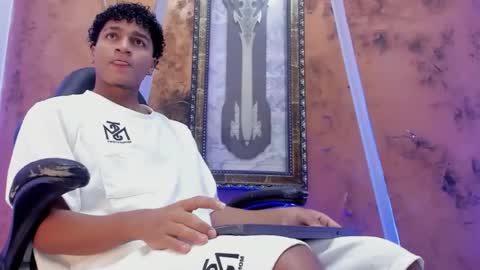 iaan_dalton_ online show from November 1, 2025, 11:56 am