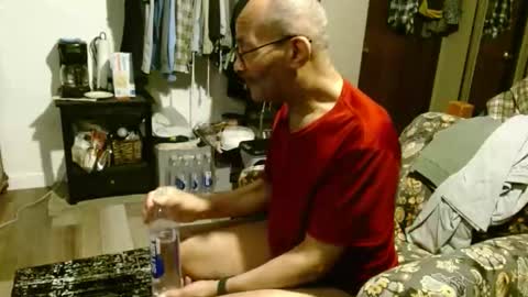 Iam8zee online show from February 15, 2026, 9:41 am