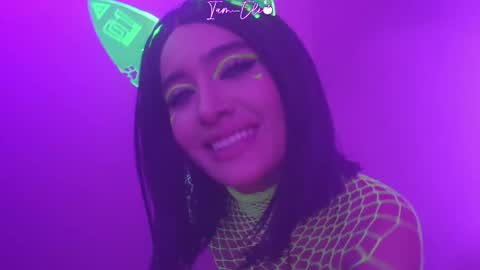       online show from February 15, 2025, 4:36 am