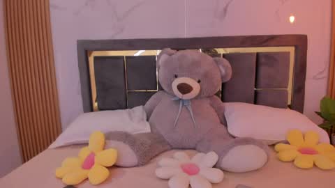 Milly online show from May 2, 2026, 3:22 am