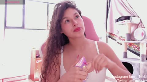 Snapshot of iam_nikki chatting on December 17, 2024, 4:43 pm On instagram Imm  NikkiHelp me reach 100 likes online show from December 17, 2024, 4:43 pm