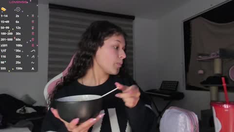 Snapshot of iam_nikki chatting on January 2, 2025, 5:35 am On instagram Imm  NikkiHelp me reach 100 likes online show from January 2, 2025, 5:35 am