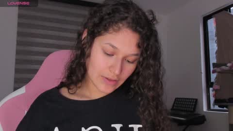 Snapshot of iam_nikki chatting on January 5, 2025, 10:40 pm On instagram Imm  NikkiHelp me reach 100 likes online show from January 5, 2025, 10:40 pm