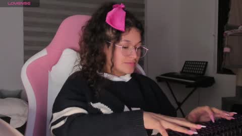 Snapshot of iam_nikki chatting on January 9, 2025, 8:03 am On instagram Imm  NikkiHelp me reach 100 likes online show from January 9, 2025, 8:03 am