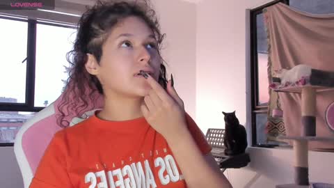 Snapshot of iam_nikki chatting on January 14, 2025, 10:55 pm On instagram Imm  NikkiHelp me reach 100 likes online show from January 14, 2025, 10:55 pm