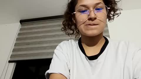 Snapshot of iam_nikki chatting on February 13, 2025, 1:40 am On instagram Imm  NikkiHelp me reach 100 likes online show from February 13, 2025, 1:40 am