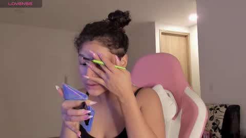 Snapshot of iam_nikki chatting on February 21, 2025, 9:43 pm On instagram Imm  NikkiHelp me reach 100 likes online show from February 21, 2025, 9:43 pm