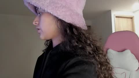 Snapshot of iam_nikki chatting on March 3, 2025, 12:37 am On instagram Imm  NikkiHelp me reach 100 likes online show from March 3, 2025, 12:37 am