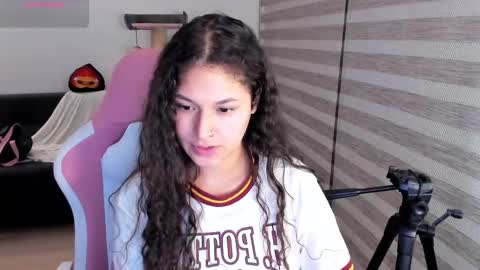 Snapshot of iam_nikki chatting on September 22, 2025, 12:56 am On instagram Imm  NikkiHelp me reach 100 likes online show from September 22, 2025, 12:56 am