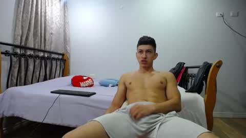 iam_yourbabyprincess_xd online show from February 25, 2025, 4:46 am