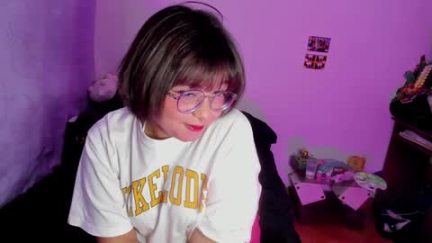 Snapshot of iam_zoechan chatting on January 22, 2025, 11:43 pm Zoe 3 online show from January 22, 2025, 11:43 pm