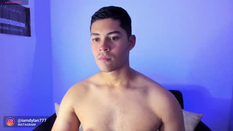 Dylan  independent model  online show from January 22, 2025, 10:59 pm