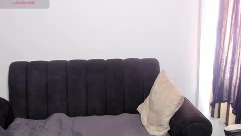 Dylan  independent model  online show from March 9, 2026, 4:33 pm