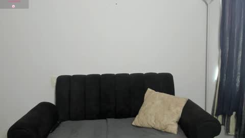 Dylan  independent model  online show from March 19, 2026, 1:04 pm