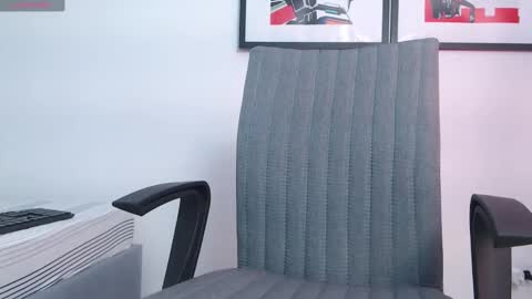  INDEPENDENT MODEL online show from March 5, 2025, 3:08 am