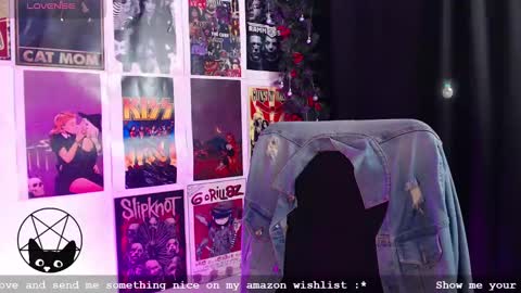 Mari online show from January 1, 2025, 1:47 am