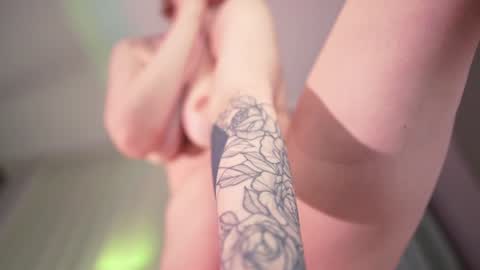 Snapshot of iamninamint chatting on December 21, 2024, 9:15 pm Nina  online show from December 21, 2024, 9:15 pm