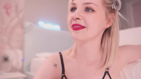 Snapshot of iamninamint chatting on September 27, 2025, 4:34 pm Nina  online show from September 27, 2025, 4:34 pm