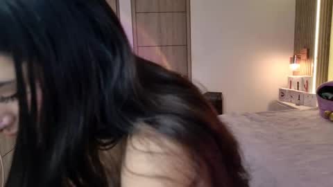 Snapshot of iamnyxy chatting on October 4, 2025, 10:13 am Nyxy online show from October 4, 2025, 10:13 am