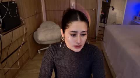 Snapshot of iamnyxy chatting on October 18, 2025, 9:32 am Nyxy online show from October 18, 2025, 9:32 am