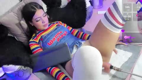 Snapshot of iamstephanie13 chatting on October 12, 2025, 4:11 am Steph - Online Again   - 1 DECEMBER online show from October 12, 2025, 4:11 am