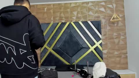 IAN CASTILLO online show from March 27, 2026, 11:10 am