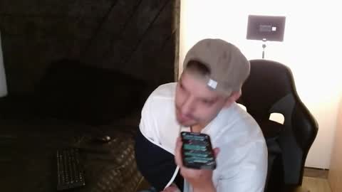 Ian Davis online show from April 20, 2026, 4:21 pm