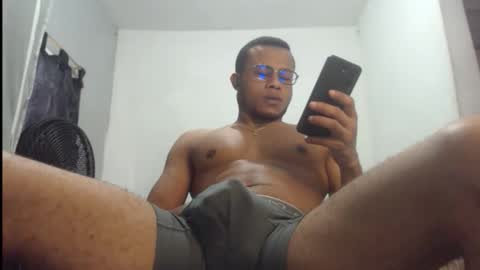 Snapshot of ian_tuner chatting on October 17, 2025, 7:05 pm ian_tuner online show from October 17, 2025, 7:05 pm